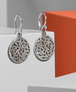 Arete Circulo Floreado Colgante