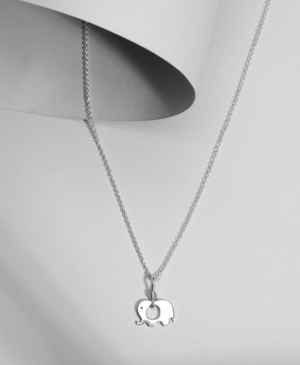 Collar Cadenita Rolito Delgadita Corta Dije Elefante Hueco