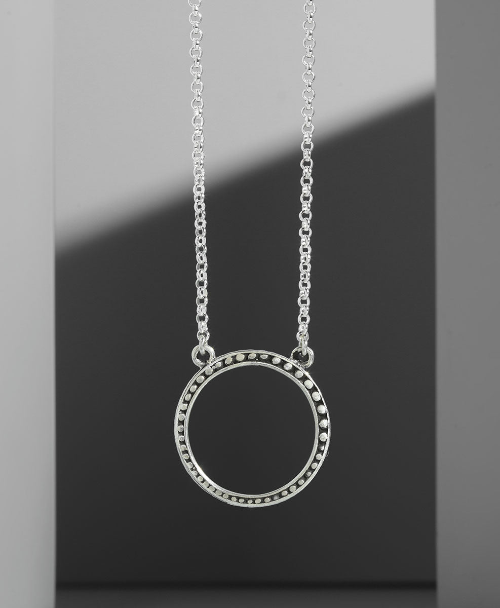 Collar Cadenita Un Circulo Punteado