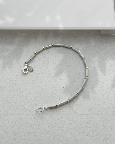 Pulsera Tubitos Cortos Satinados