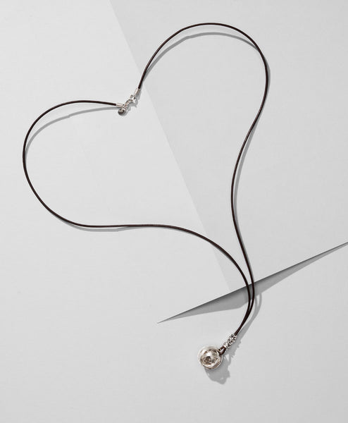 Collar Bola Cinta Satinada Plata