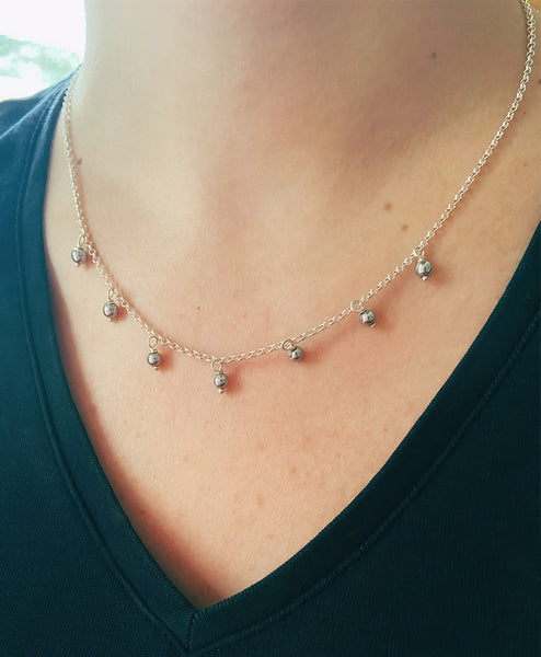 Collar Cadenita Bolitas Usa Piedra