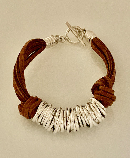 Pulsera Gamuza Argollas Dobles