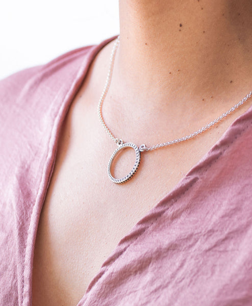 Collar Cadenita Un Circulo Punteado