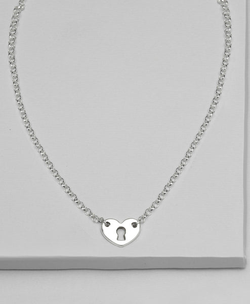 Collar Cadenita Corazón Candado